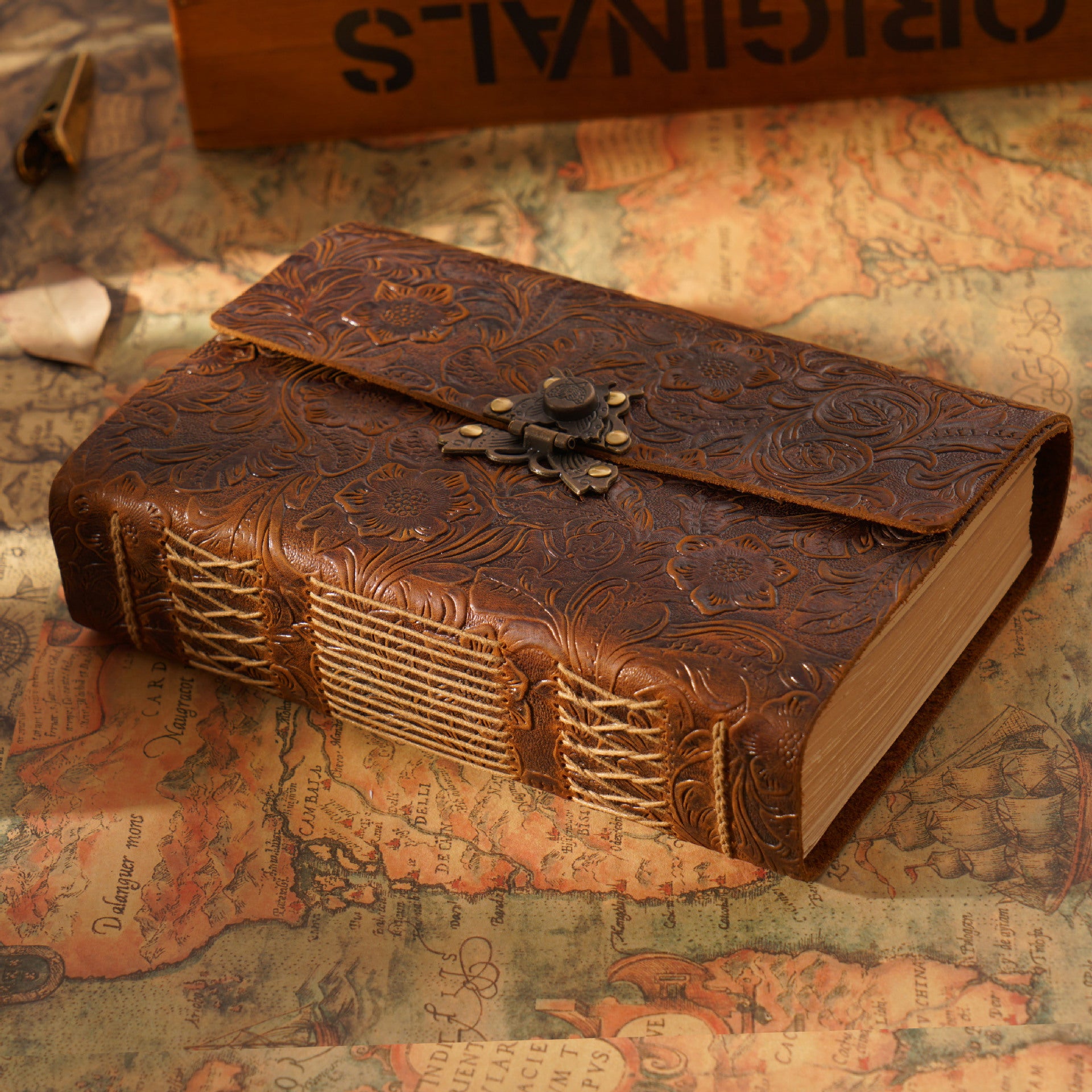 Handmade Vintage Leather Notebook – Thick Pages Travel Journal for Writing & Sketching